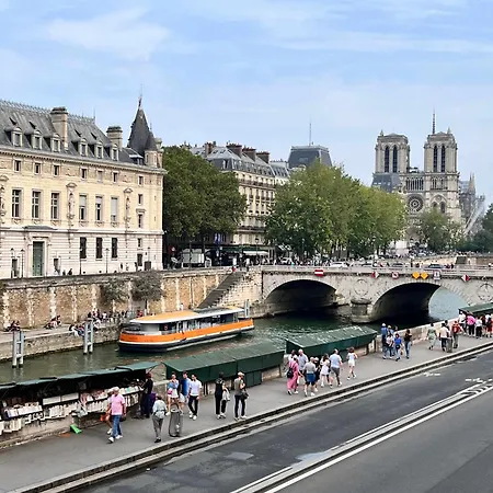 Appartement Charmant Vue Notre-dame *